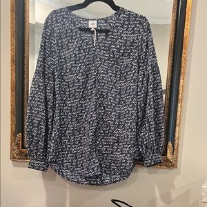 Chic Navy and White Love Script Long Sleeve Blouse ~ Small